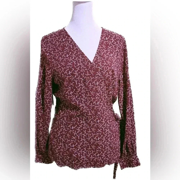 Talbots POET SLEEVE WRAP TOP - CURLY
ROSES medium petite - Picture 2 of 9